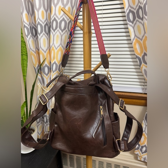 TRENDY FASHIONABLE Leather Backpack with removal shoulder strap - Picture 3 of 8